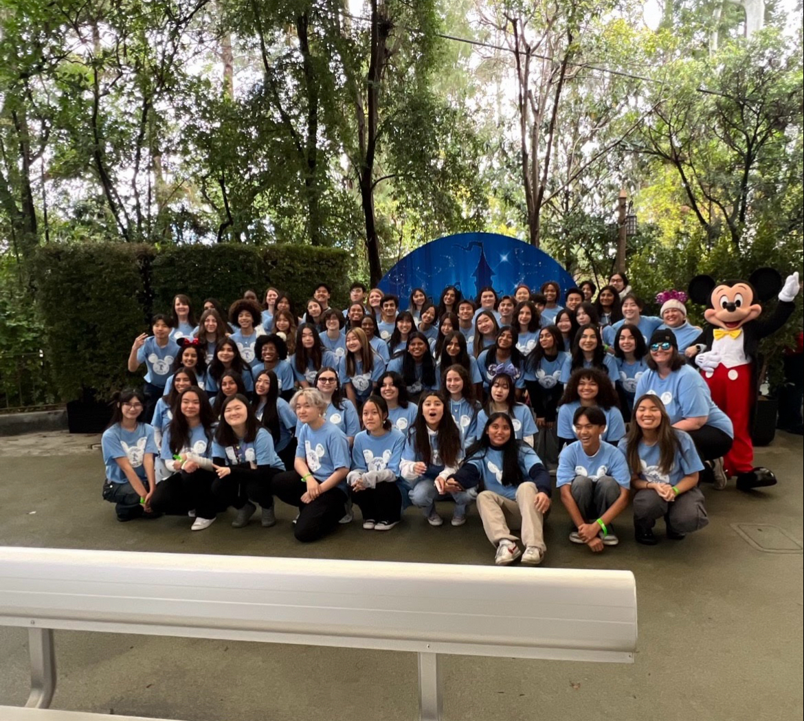 ASB, Journalism, & Yearbook posing with Mickey